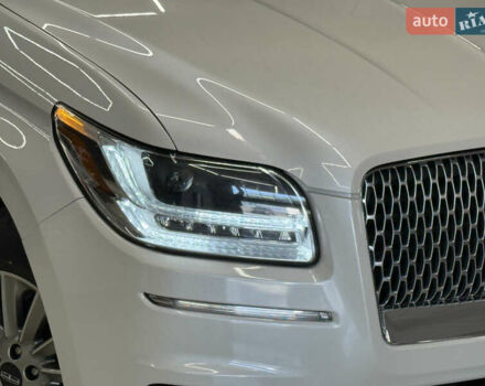 Белый Линкольн Навигатор, объемом двигателя 3.5 л и пробегом 193 тыс. км за 56499 $, фото 2 на Automoto.ua