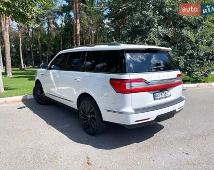 Белый Линкольн Навигатор, объемом двигателя 3.5 л и пробегом 85 тыс. км за 49900 $, фото 4 на Automoto.ua