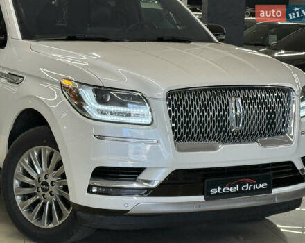 Белый Линкольн Навигатор, объемом двигателя 3.5 л и пробегом 193 тыс. км за 56499 $, фото 1 на Automoto.ua