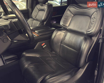 Белый Линкольн Навигатор, объемом двигателя 3.5 л и пробегом 193 тыс. км за 56499 $, фото 14 на Automoto.ua