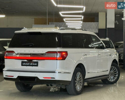 Белый Линкольн Навигатор, объемом двигателя 3.5 л и пробегом 193 тыс. км за 56499 $, фото 6 на Automoto.ua