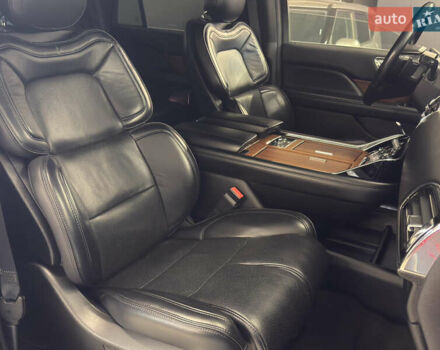 Белый Линкольн Навигатор, объемом двигателя 3.5 л и пробегом 193 тыс. км за 56499 $, фото 15 на Automoto.ua