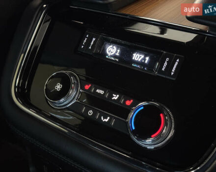 Белый Линкольн Навигатор, объемом двигателя 3.5 л и пробегом 193 тыс. км за 56499 $, фото 19 на Automoto.ua