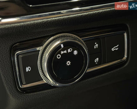 Белый Линкольн Навигатор, объемом двигателя 3.5 л и пробегом 193 тыс. км за 56499 $, фото 33 на Automoto.ua