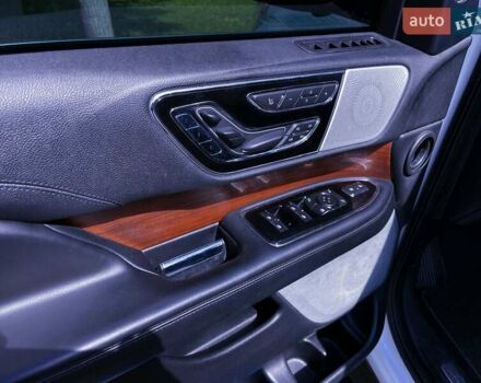 Белый Линкольн Навигатор, объемом двигателя 3.5 л и пробегом 85 тыс. км за 49900 $, фото 16 на Automoto.ua