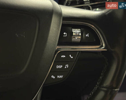 Белый Линкольн Навигатор, объемом двигателя 3.5 л и пробегом 193 тыс. км за 56499 $, фото 30 на Automoto.ua