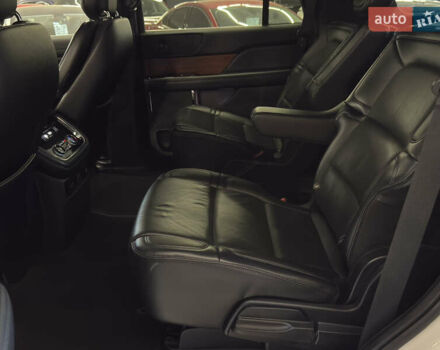 Белый Линкольн Навигатор, объемом двигателя 3.5 л и пробегом 193 тыс. км за 56499 $, фото 18 на Automoto.ua