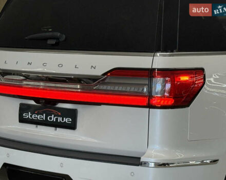 Белый Линкольн Навигатор, объемом двигателя 3.5 л и пробегом 193 тыс. км за 56499 $, фото 8 на Automoto.ua