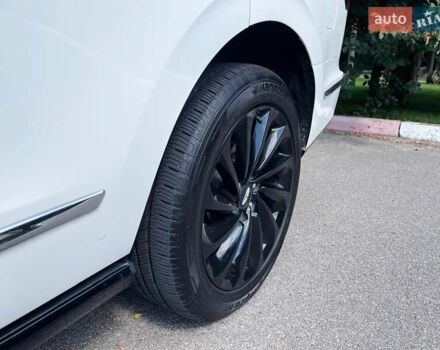 Белый Линкольн Навигатор, объемом двигателя 3.5 л и пробегом 85 тыс. км за 49900 $, фото 9 на Automoto.ua