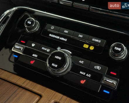 Белый Линкольн Навигатор, объемом двигателя 3.5 л и пробегом 193 тыс. км за 56499 $, фото 34 на Automoto.ua