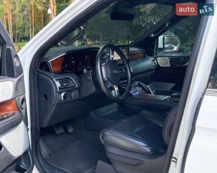 Белый Линкольн Навигатор, объемом двигателя 3.5 л и пробегом 85 тыс. км за 49900 $, фото 15 на Automoto.ua