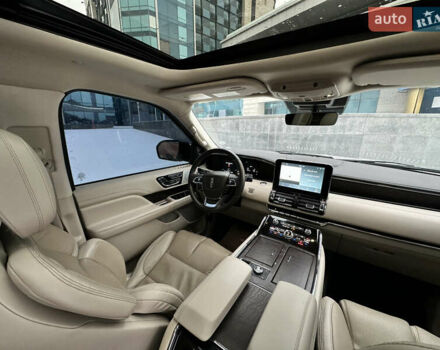 Білий Лінкольн Navigator, об'ємом двигуна 3.5 л та пробігом 78 тис. км за 55000 $, фото 28 на Automoto.ua