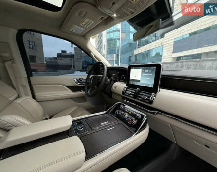 Білий Лінкольн Navigator, об'ємом двигуна 3.5 л та пробігом 78 тис. км за 55000 $, фото 37 на Automoto.ua