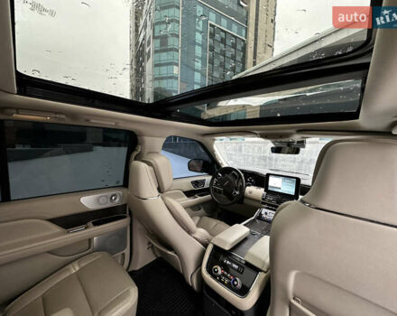 Білий Лінкольн Navigator, об'ємом двигуна 3.5 л та пробігом 78 тис. км за 55000 $, фото 30 на Automoto.ua