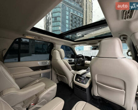 Білий Лінкольн Navigator, об'ємом двигуна 3.5 л та пробігом 78 тис. км за 55000 $, фото 44 на Automoto.ua