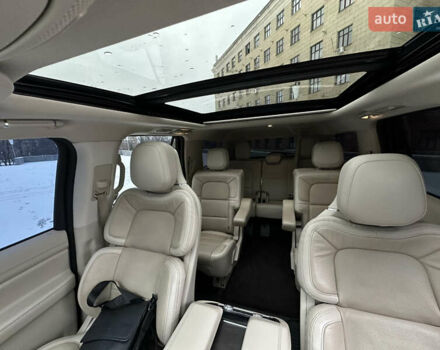 Білий Лінкольн Navigator, об'ємом двигуна 3.5 л та пробігом 78 тис. км за 55000 $, фото 50 на Automoto.ua