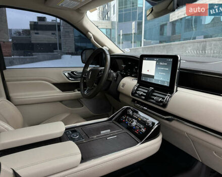 Білий Лінкольн Navigator, об'ємом двигуна 3.5 л та пробігом 78 тис. км за 55000 $, фото 36 на Automoto.ua