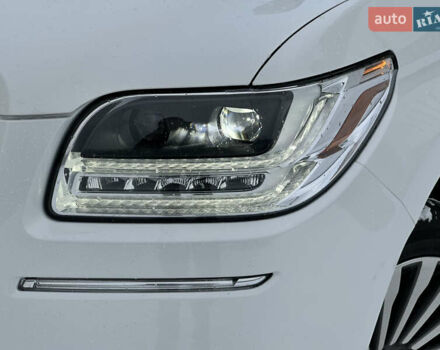 Білий Лінкольн Navigator, об'ємом двигуна 3.5 л та пробігом 78 тис. км за 55000 $, фото 16 на Automoto.ua