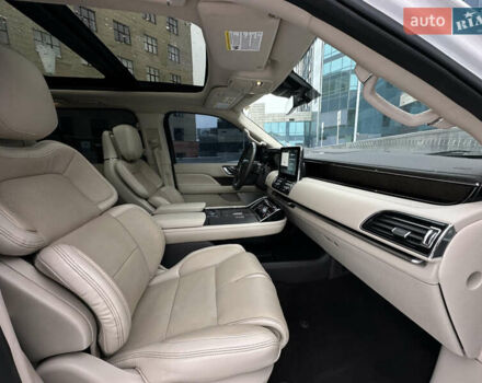 Білий Лінкольн Navigator, об'ємом двигуна 3.5 л та пробігом 78 тис. км за 55000 $, фото 38 на Automoto.ua