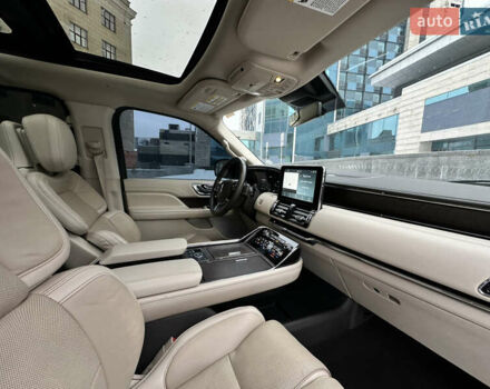 Білий Лінкольн Navigator, об'ємом двигуна 3.5 л та пробігом 78 тис. км за 55000 $, фото 32 на Automoto.ua