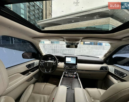 Білий Лінкольн Navigator, об'ємом двигуна 3.5 л та пробігом 78 тис. км за 55000 $, фото 27 на Automoto.ua