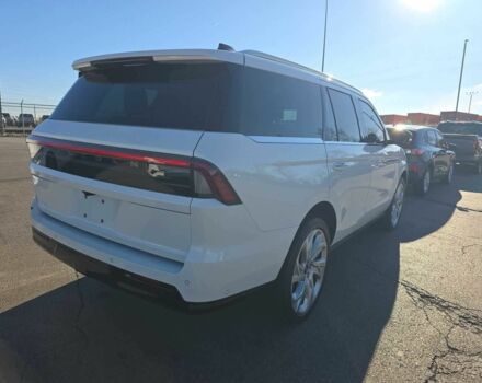 Белый Линкольн Навигатор, объемом двигателя 0 л и пробегом 11 тыс. км за 15000 $, фото 3 на Automoto.ua