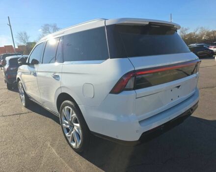 Белый Линкольн Навигатор, объемом двигателя 0 л и пробегом 11 тыс. км за 15000 $, фото 4 на Automoto.ua