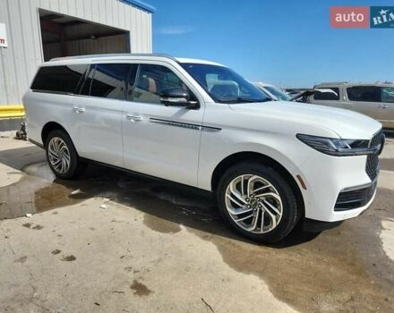 Белый Линкольн Навигатор, объемом двигателя 3.5 л и пробегом 1 тыс. км за 53700 $, фото 3 на Automoto.ua