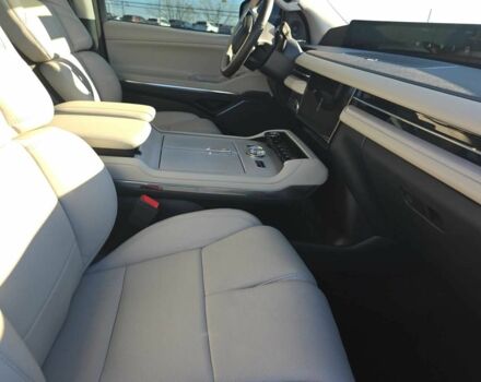 Белый Линкольн Навигатор, объемом двигателя 0 л и пробегом 11 тыс. км за 15000 $, фото 6 на Automoto.ua