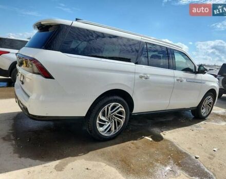 Белый Линкольн Навигатор, объемом двигателя 3.5 л и пробегом 1 тыс. км за 53700 $, фото 4 на Automoto.ua