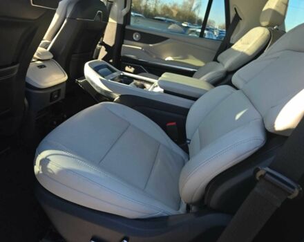 Белый Линкольн Навигатор, объемом двигателя 0 л и пробегом 11 тыс. км за 15000 $, фото 11 на Automoto.ua