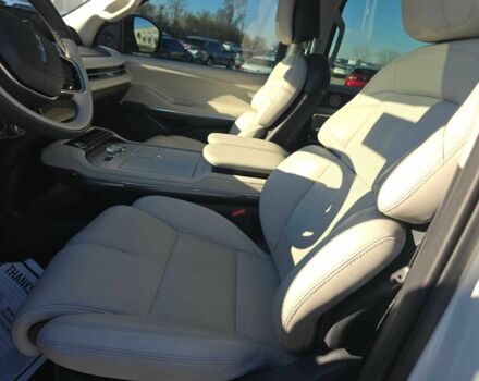 Белый Линкольн Навигатор, объемом двигателя 0 л и пробегом 11 тыс. км за 15000 $, фото 5 на Automoto.ua