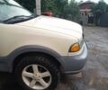 Бежевий Лінкольн Navigator, об'ємом двигуна 5.4 л та пробігом 500 тис. км за 10000 $, фото 3 на Automoto.ua
