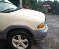 Бежевий Лінкольн Navigator, об'ємом двигуна 5.4 л та пробігом 520 тис. км за 10000 $, фото 7 на Automoto.ua
