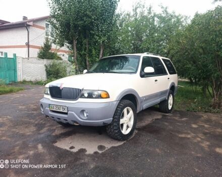 Бежевий Лінкольн Navigator, об'ємом двигуна 5.4 л та пробігом 520 тис. км за 10000 $, фото 4 на Automoto.ua