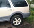 Бежевий Лінкольн Navigator, об'ємом двигуна 5.4 л та пробігом 520 тис. км за 10000 $, фото 6 на Automoto.ua