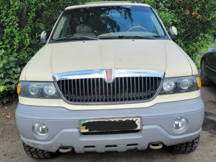 Линкольн Навигатор 1998 в Харькове на Automoto.ua Бежевый Линкольн Навигатор, объемом двигателя 5.4 л и пробегом 520 тыс. км за 10000 $, фото 1 на Automoto.ua