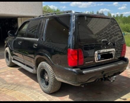 Чорний Лінкольн Navigator, об'ємом двигуна 0 л та пробігом 184 тис. км за 11800 $, фото 2 на Automoto.ua