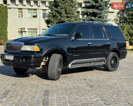 Чорний Лінкольн Navigator, об'ємом двигуна 5.4 л та пробігом 333 тис. км за 9500 $, фото 3 на Automoto.ua