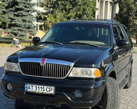 Чорний Лінкольн Navigator, об'ємом двигуна 5.4 л та пробігом 333 тис. км за 9500 $, фото 2 на Automoto.ua