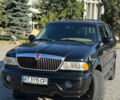 Чорний Лінкольн Navigator, об'ємом двигуна 5.4 л та пробігом 333 тис. км за 9500 $, фото 2 на Automoto.ua