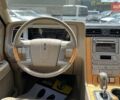 Черный Линкольн Навигатор, объемом двигателя 5.4 л и пробегом 191 тыс. км за 21500 $, фото 21 на Automoto.ua