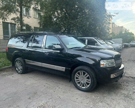 Черный Линкольн Навигатор, объемом двигателя 5.41 л и пробегом 160 тыс. км за 13500 $, фото 72 на Automoto.ua