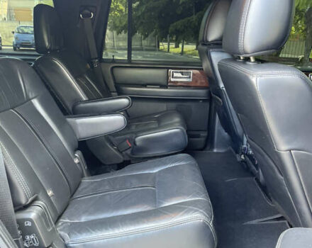 Черный Линкольн Навигатор, объемом двигателя 3.49 л и пробегом 340 тыс. км за 24900 $, фото 15 на Automoto.ua