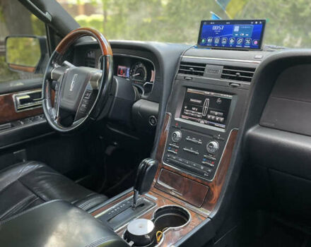 Черный Линкольн Навигатор, объемом двигателя 3.49 л и пробегом 340 тыс. км за 24900 $, фото 21 на Automoto.ua