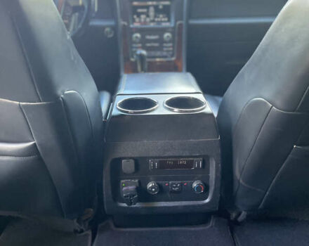 Черный Линкольн Навигатор, объемом двигателя 3.49 л и пробегом 340 тыс. км за 24900 $, фото 7 на Automoto.ua