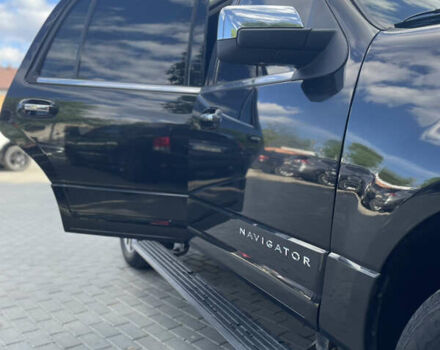 Черный Линкольн Навигатор, объемом двигателя 3.49 л и пробегом 340 тыс. км за 24900 $, фото 17 на Automoto.ua