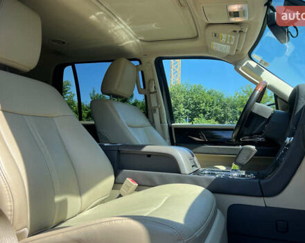 Чорний Лінкольн Navigator, об'ємом двигуна 3.5 л та пробігом 155 тис. км за 25800 $, фото 19 на Automoto.ua