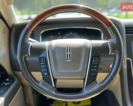 Чорний Лінкольн Navigator, об'ємом двигуна 3.5 л та пробігом 155 тис. км за 25800 $, фото 18 на Automoto.ua
