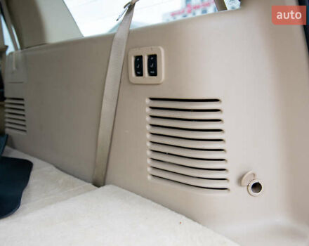 Черный Линкольн Навигатор, объемом двигателя 3.5 л и пробегом 153 тыс. км за 25600 $, фото 33 на Automoto.ua